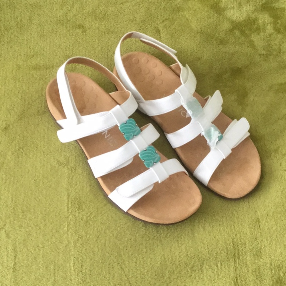 New Vionic White Patent Size 9 “Amber” style